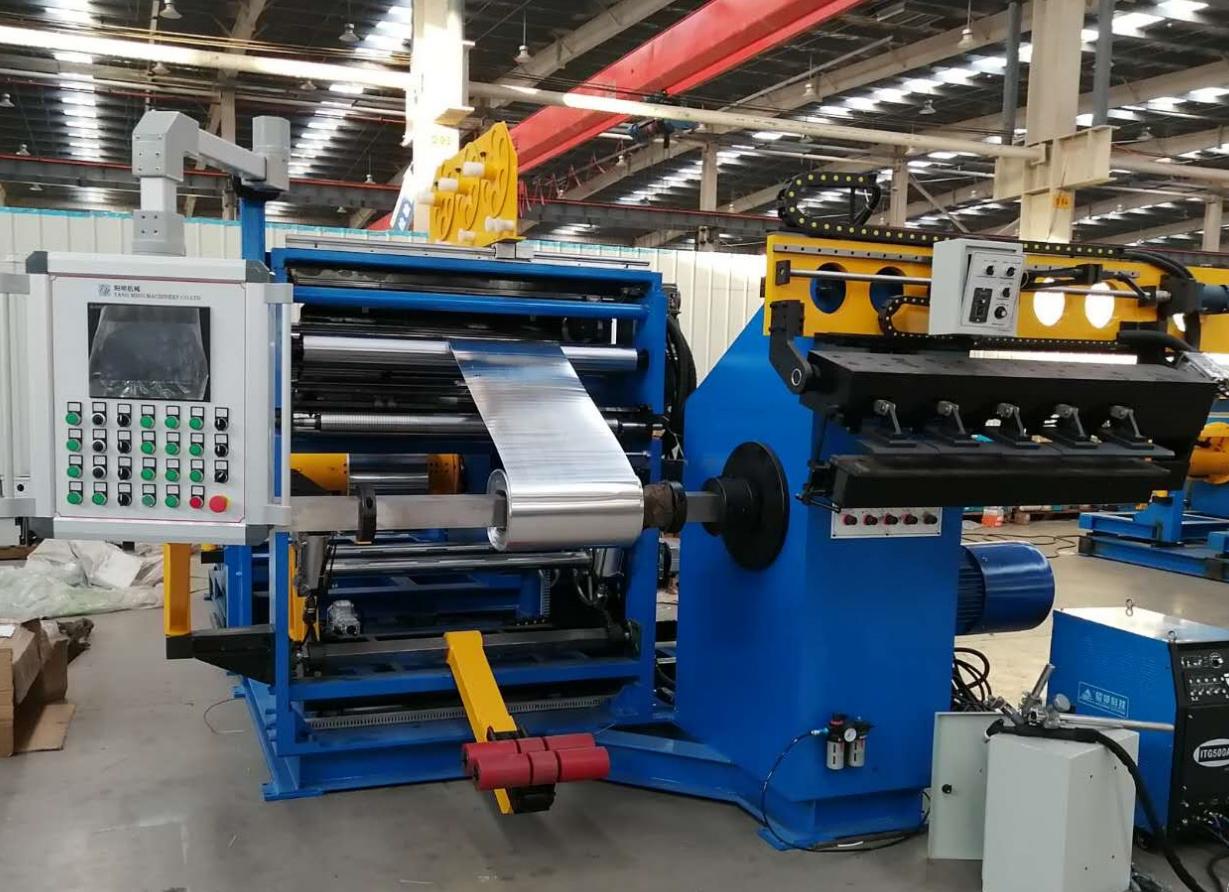 Transformer winding machine